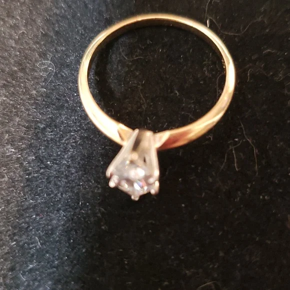 14k Yellow Gold, Marquis cut Cz, Aprox 1.75 Ct, Aprox Size 6 - Picture 4 of 7